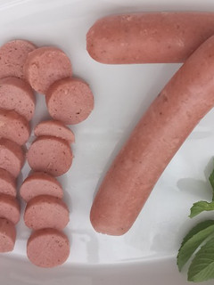 عکسی از دستور سوسیس خانگی بی نظیر با گوشت بوقلمون👌🦃🌭