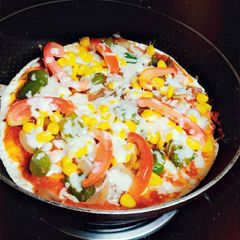 A picture of Tortilla pizza.