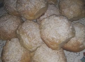 Una foto de Bollitos o facturas con cobertura de coco