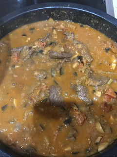 Una foto de Tiras de ternera en salsa de verduras y chorizo