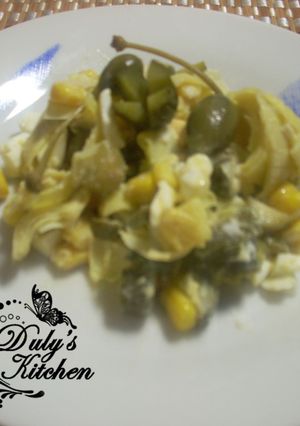 Foto principal de Ensalada de alcachofas, pepinillos y alcaparras