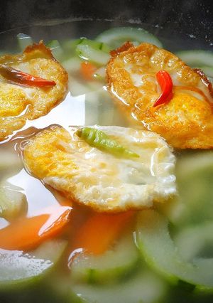 Foto resep Sayur Mentimun Kuah Telor Ceplok