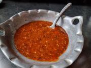 Una foto de salsa de tomates secos