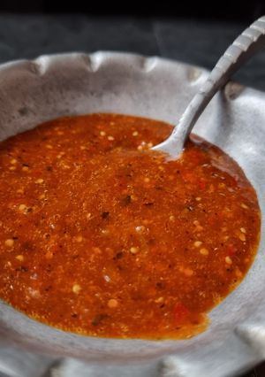 Una foto de Salsa de tomate y chiles secos