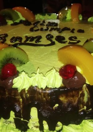 Una foto de Torta feliz cumple