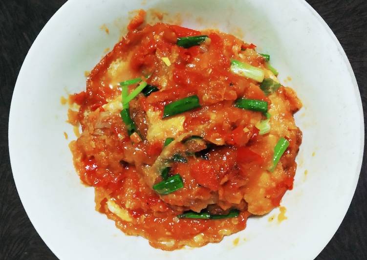 Resep masakan Balado Telor Ceplok | Cara Membuat Balado Telor Ceplok Yang Sedap