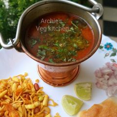 A picture of Misal pav.