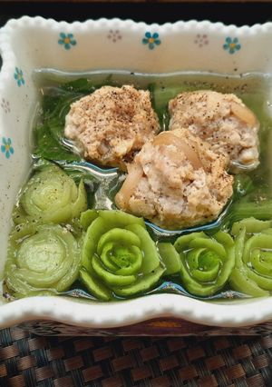 Hình của món Canh cải thìa nấu thịt viên.