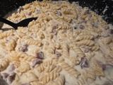 Füstölt sonkás,tormás fusilli