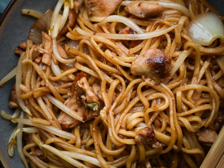 Easy Steps to Prepare Teriyaki Chicken Chow Mein the Awesome  So Delicious