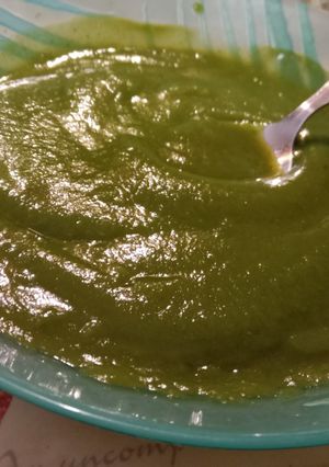 Una foto de Puré de espinacas y coliflor