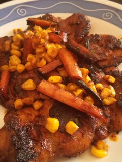 Una foto de Contramuslos de Pollo con Especias y Salsa de Kimchi a la Plancha
