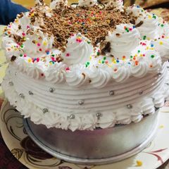 A picture of Cream Cake.