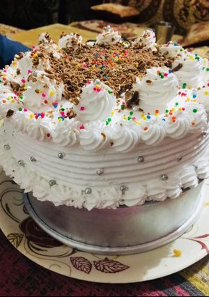 A picture of Cream Cake.
