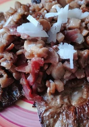 Una foto de Gurumelos a la plancha con jamón