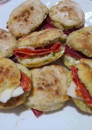 Foto di Panini alle zucchine farciti