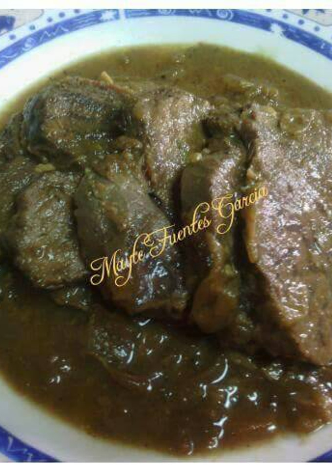 Una foto de Morcillo de ternera encebollado
