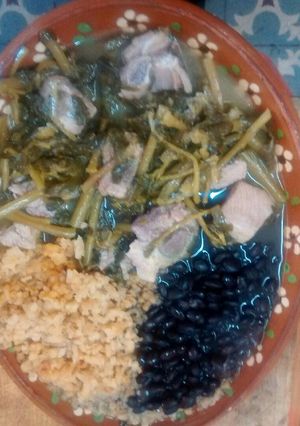 Una foto de Costilla con verdolagas en salsa verde