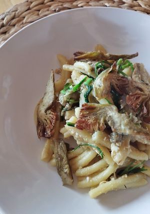 Foto di Casarecce con carciofi, finocchietto e uova 🌷