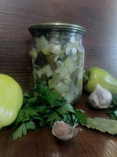 Фото Очень вкусный салат из кабачков на зиму.