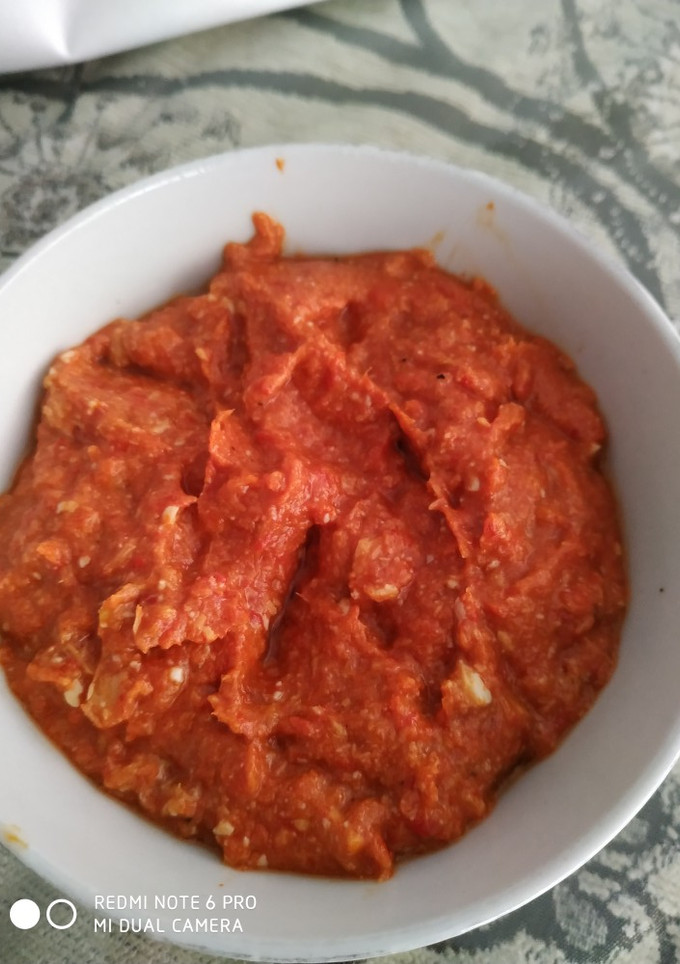 Una foto de Paté de pimientos y atún