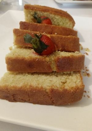 A picture of Lime orange drizzle cake.