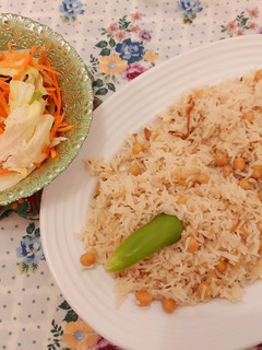 A picture of Chana pulao.