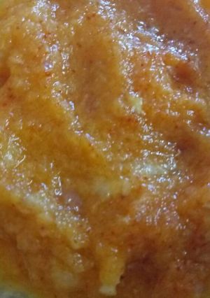 A picture of Onion mango chutney.