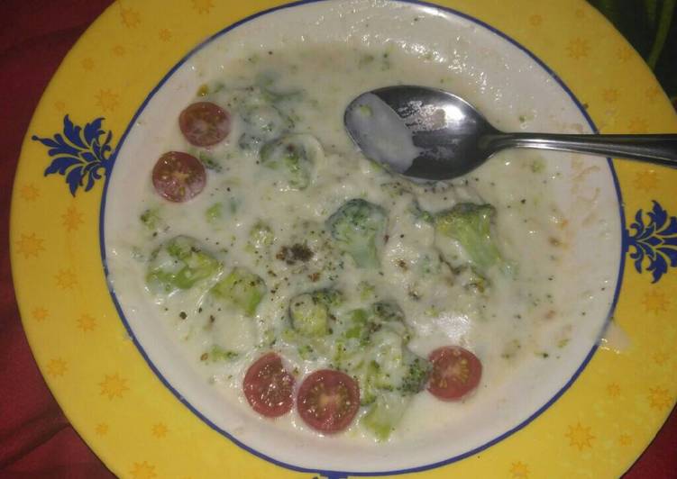 Recipe of Speedy Broccoli with white cream &amp; cheese
