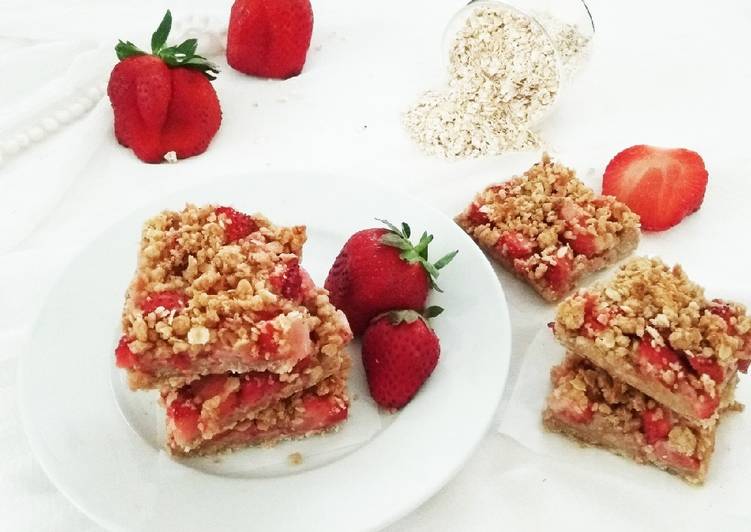 Healthy Strawberry Oats Bars