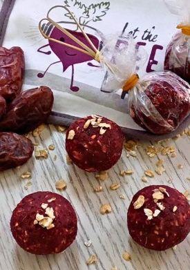 A picture of Beetroot and Date Balls.