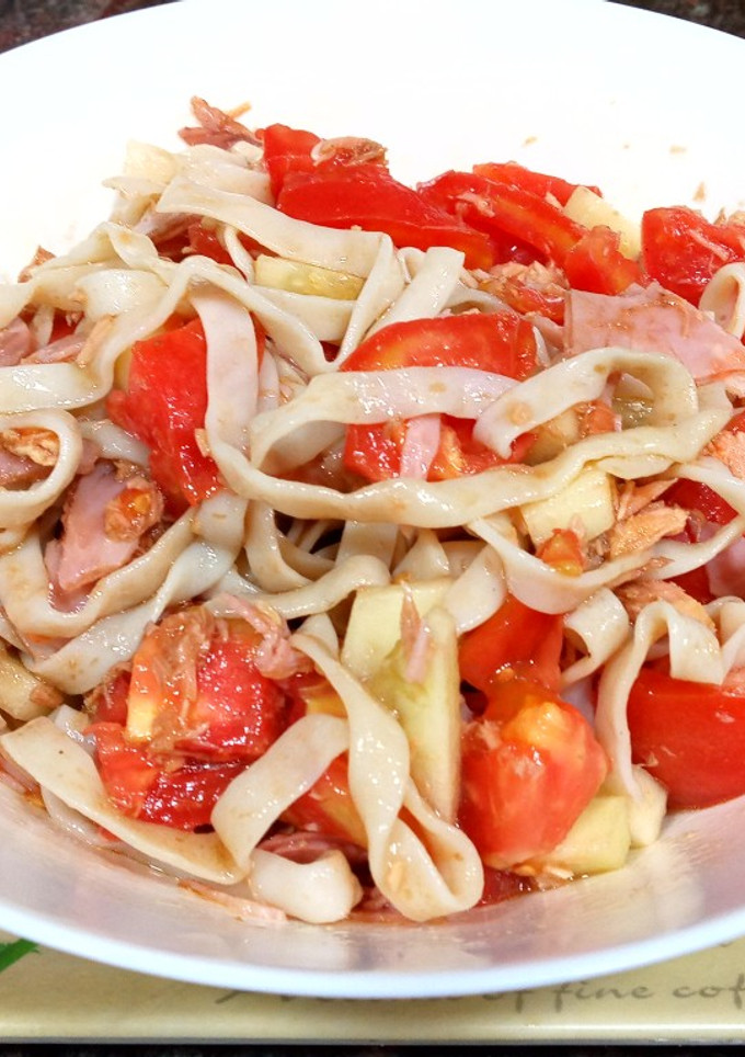 Una foto de Ensalada de tallarimis
