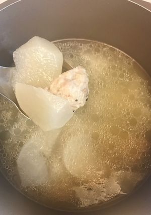 蘿蔔排骨貢丸湯 的食譜成品照片