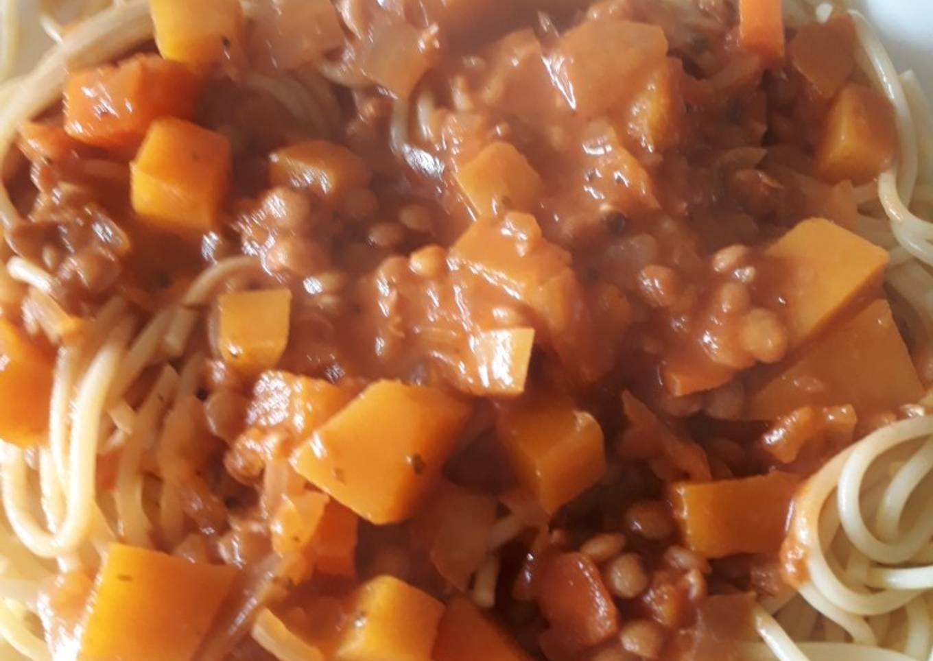 Fideos con Salsa vegetariana!