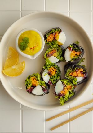 Foto resep Veggie Salad Roll with Saffron Tzatziki Sauce