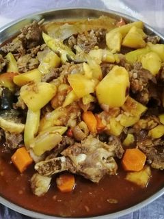 صورة لوصفة مرقوق بلحم والخضار