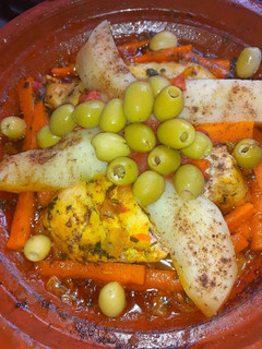 Una foto de Tajín marroquí con pollo 🍗🥕🥔