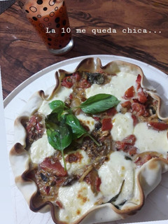 Una foto de Tarta caprese