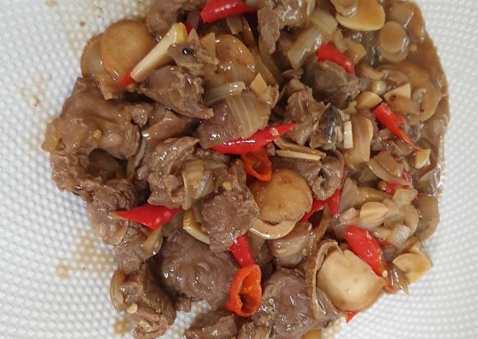 Resep bikin Sapi lada hitam dengan jamur champignon dijamin sesuai selera