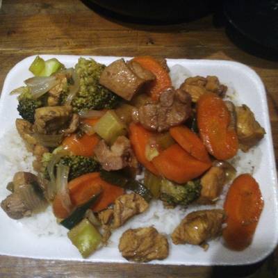Pollo teriyaki con verduras Receta de Yoshio Frias  Cookpad