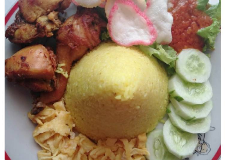 Nasi kuning magicom
