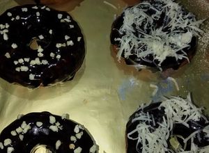 Gambar Donut topping coklat