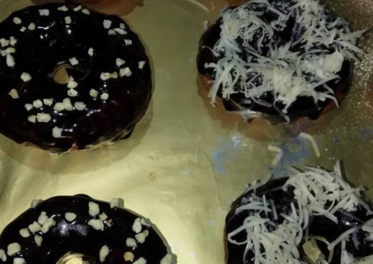 Resepi:  Donut topping coklat  Lazat