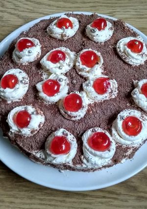 A picture of Chocolate Black forest cake.