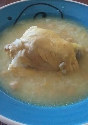 Una foto de Consome de pollo