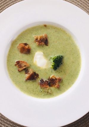 O poză a rețetei Supă cremă de broccoli.