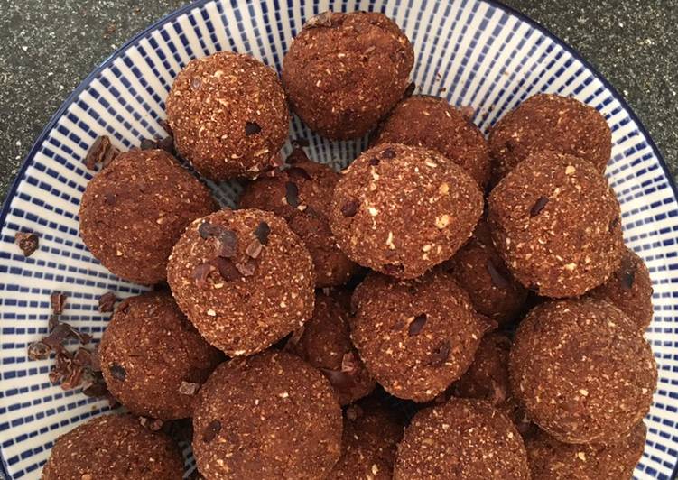 Easiest Way to Make Homemade Cocoa Bliss Balls