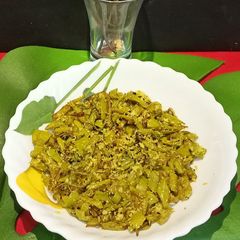 A picture of Bottle gourd peels fry.