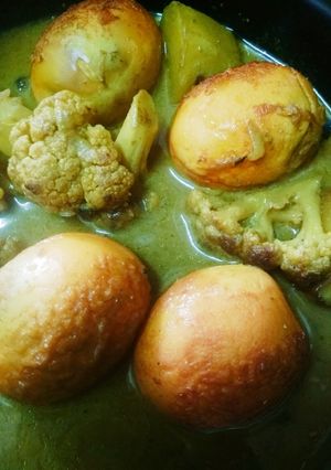 ডিম আলু ফুলকপির ডালনা রেসিপির প্রধান ছবি