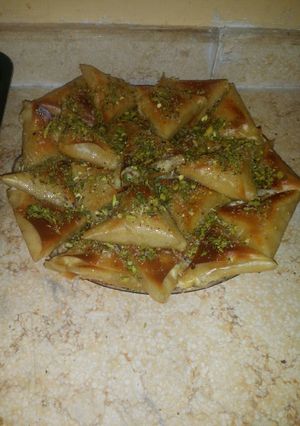 صورة لوصفة رقائق ب لمكسرات 😋😋 ولا اطيب